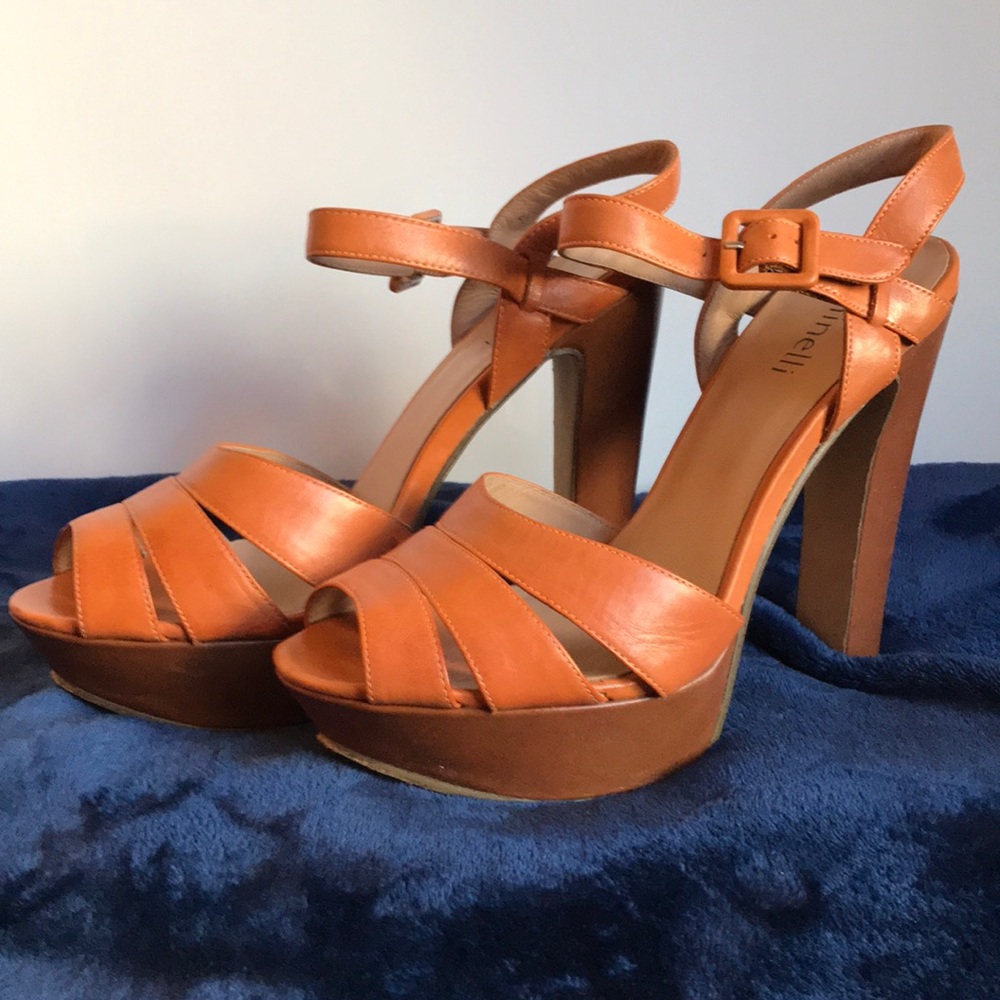 Sexy platform sandal, WOW!